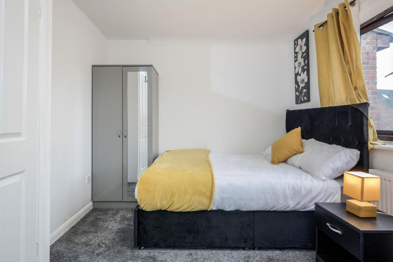 Lovely House In Dagenham / Barking With Free Parking, Wifi & Garden Ngoại thất bức ảnh